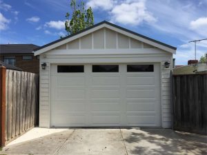 Douglas-HUNTINGDALE-garage.